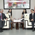UBC President Stephen Toope meets with Chongqing Vice Mayor Gang Wu. Photo credit: Chongqing Education Commission