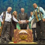 Presenting UBC’s expression of reconciliation with Justice Murray Sinclair, Chair of TRC; Dr Marie Wilson, TRC Commissioner; Stephen Toope, President of UBC; and Madeleine Basile and Eugene Arcand, both from The Indian Residential School Survivor Committee. Photo credit: Melissa Knapp
